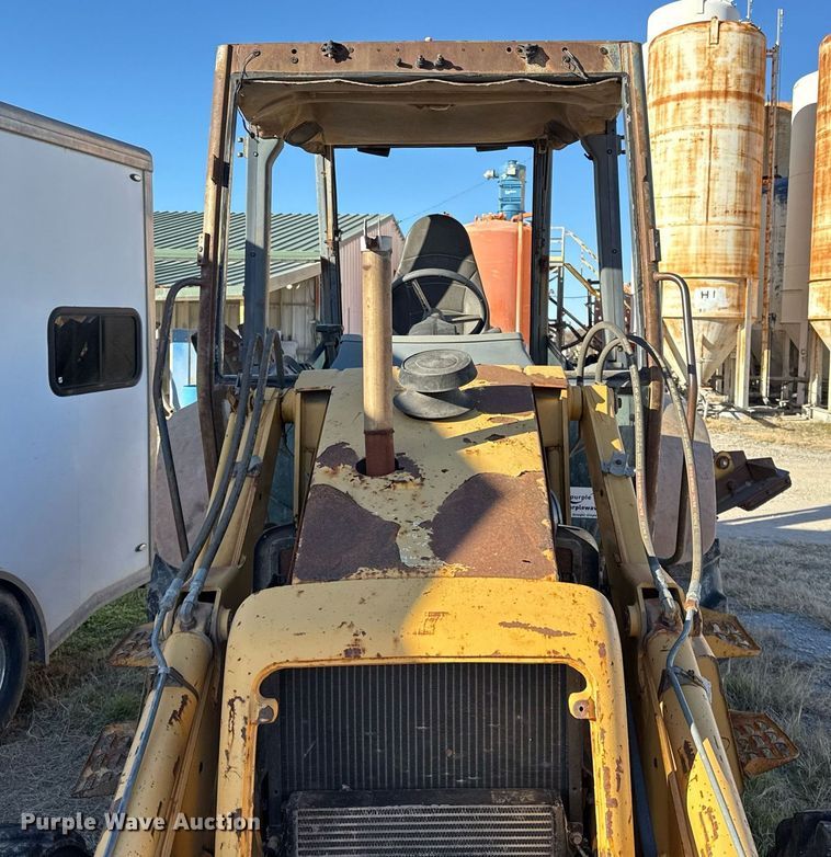 image for item DJ0872 1999 New Holland 575E backhoe