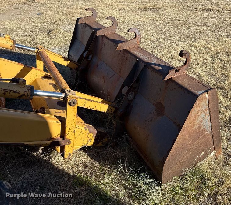 image for item DJ0872 1999 New Holland 575E backhoe