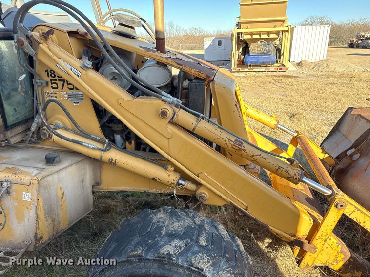 image for item DJ0872 1999 New Holland 575E backhoe