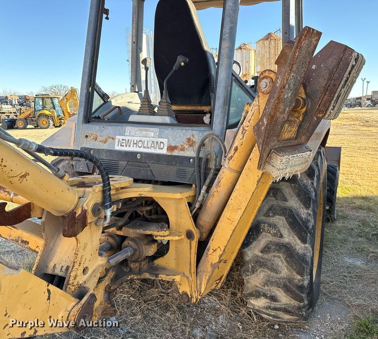 image for item DJ0872 1999 New Holland 575E backhoe
