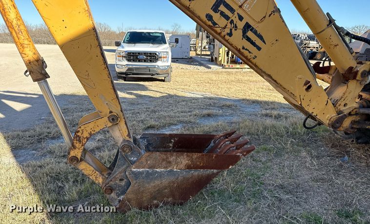 image for item DJ0872 1999 New Holland 575E backhoe