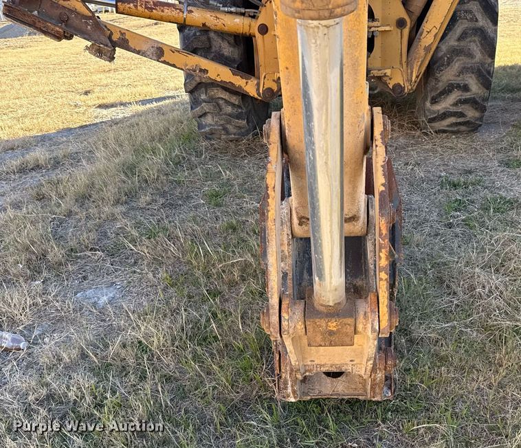 image for item DJ0872 1999 New Holland 575E backhoe