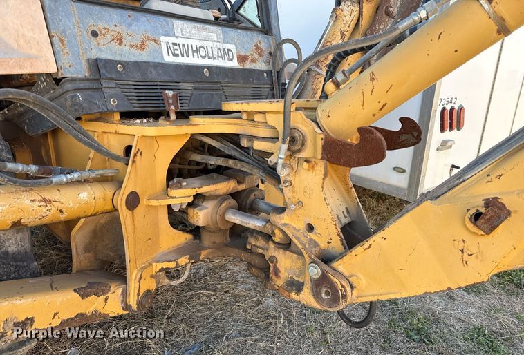 image for item DJ0872 1999 New Holland 575E backhoe