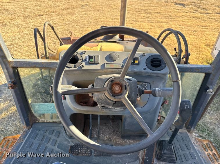 image for item DJ0872 1999 New Holland 575E backhoe