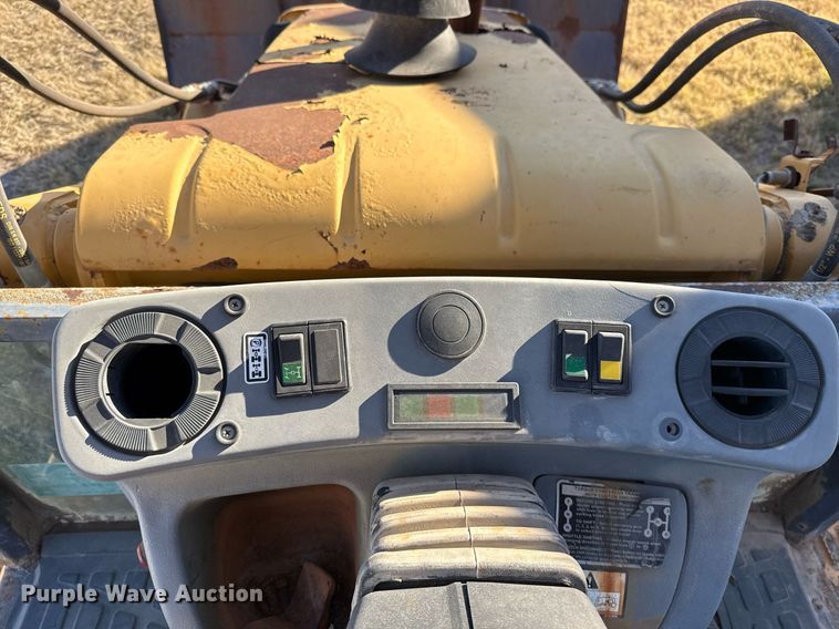 image for item DJ0872 1999 New Holland 575E backhoe