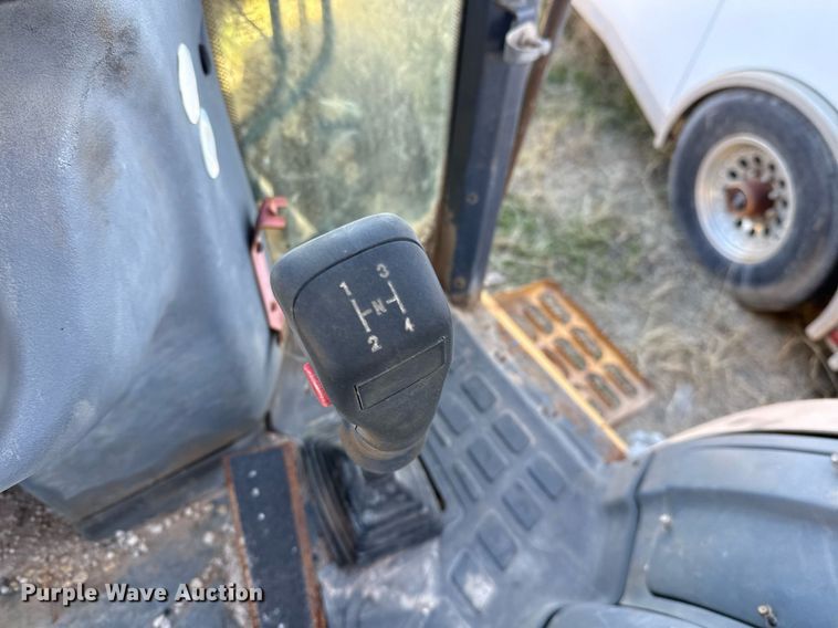 image for item DJ0872 1999 New Holland 575E backhoe