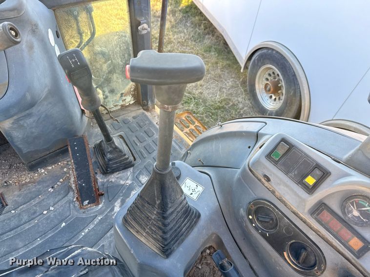 image for item DJ0872 1999 New Holland 575E backhoe