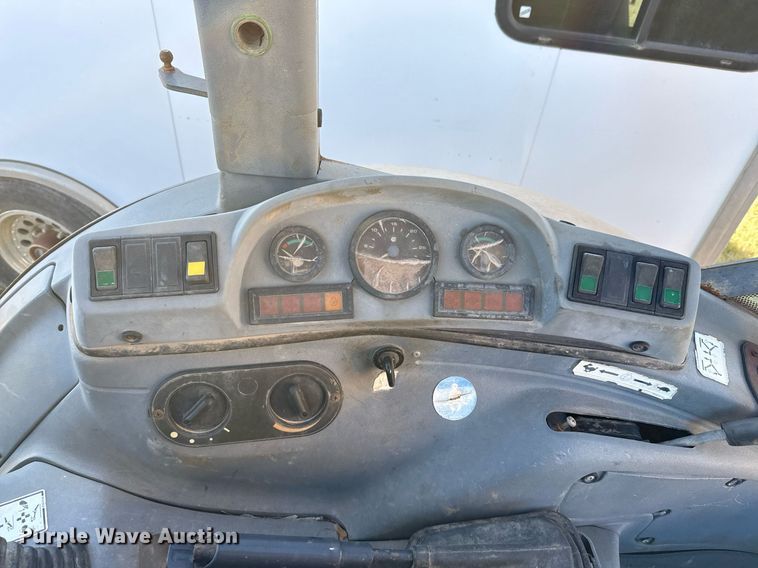 image for item DJ0872 1999 New Holland 575E backhoe