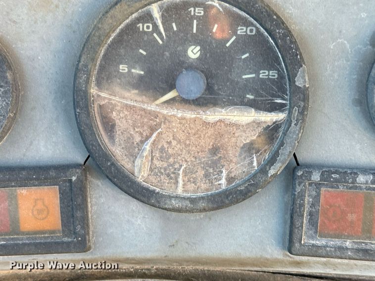 image for item DJ0872 1999 New Holland 575E backhoe