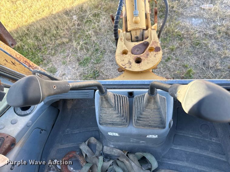 image for item DJ0872 1999 New Holland 575E backhoe