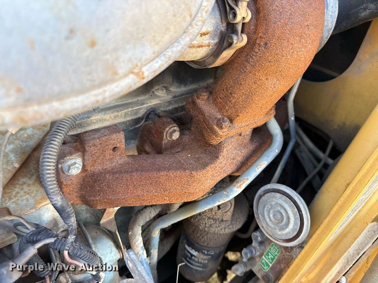 image for item DJ0872 1999 New Holland 575E backhoe