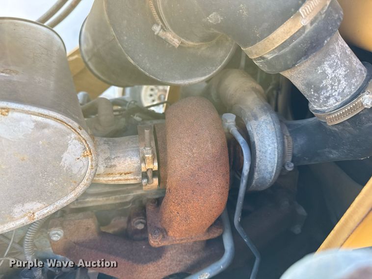 image for item DJ0872 1999 New Holland 575E backhoe