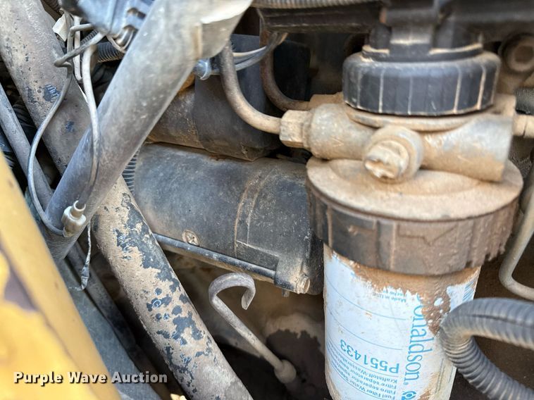 image for item DJ0872 1999 New Holland 575E backhoe