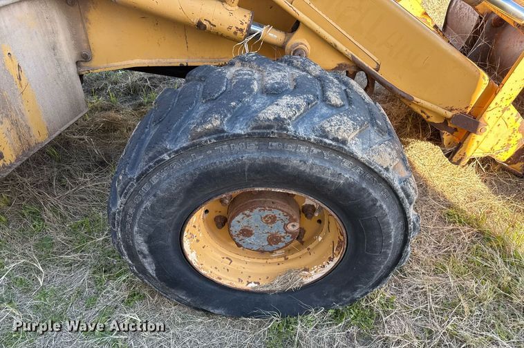 image for item DJ0872 1999 New Holland 575E backhoe