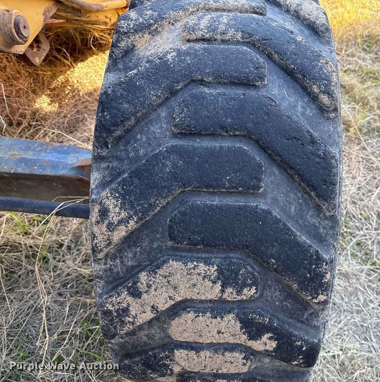 image for item DJ0872 1999 New Holland 575E backhoe