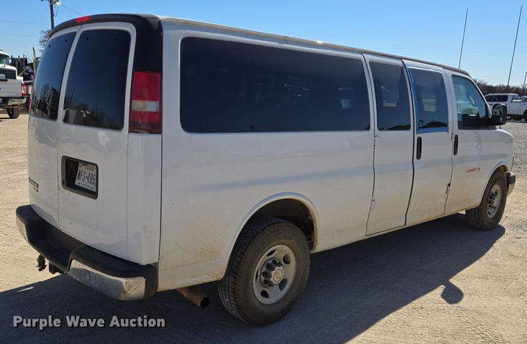 image for item DJ0873 2016 Chevrolet Express 3500 van