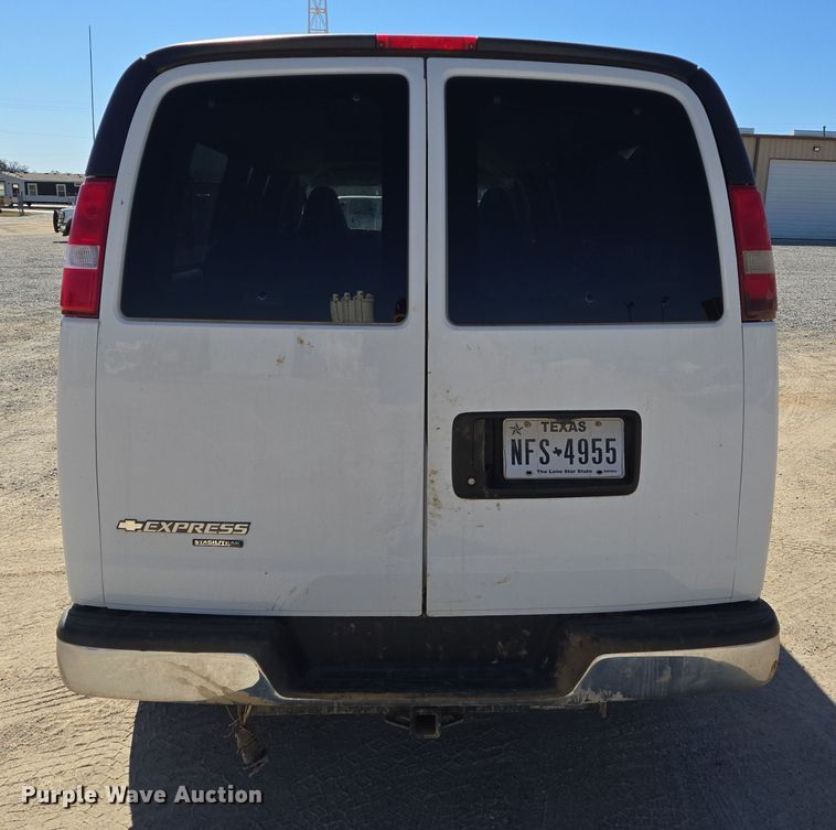 image for item DJ0873 2016 Chevrolet Express 3500 van