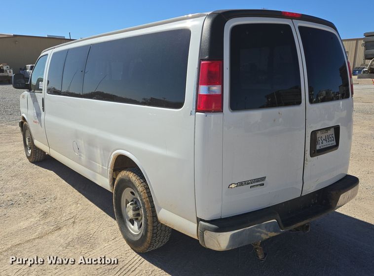 image for item DJ0873 2016 Chevrolet Express 3500 van