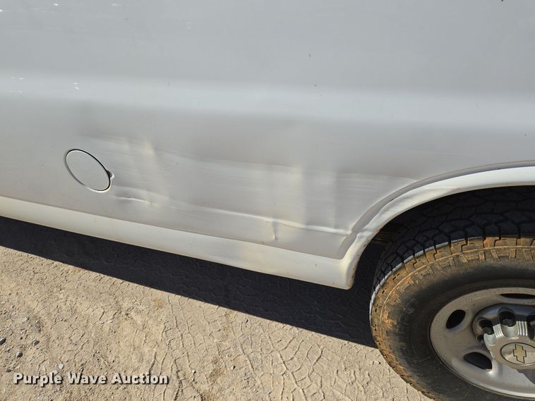 image for item DJ0873 2016 Chevrolet Express 3500 van