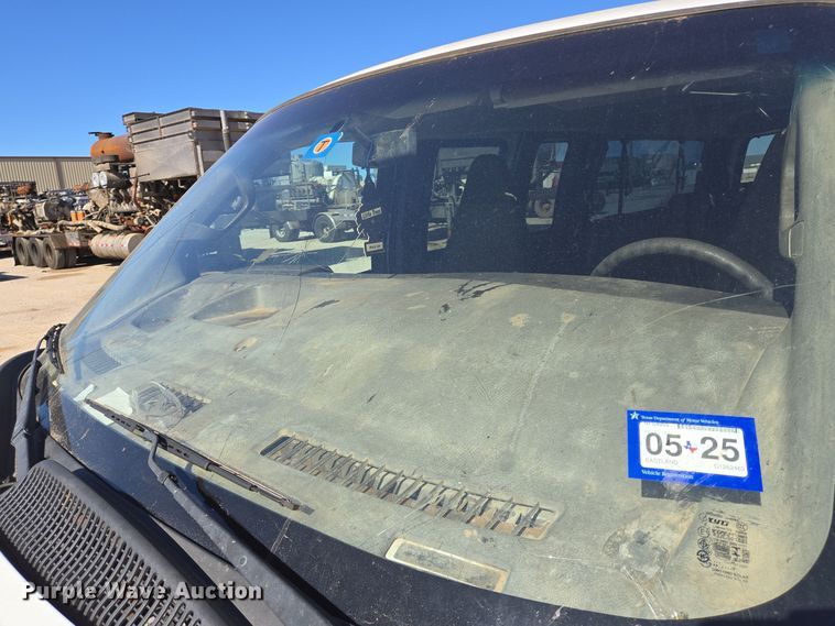 image for item DJ0873 2016 Chevrolet Express 3500 van