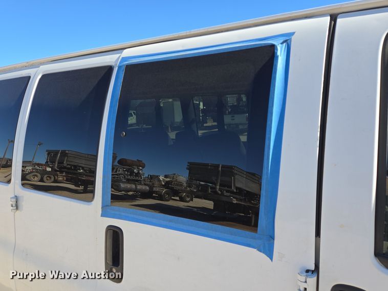 image for item DJ0873 2016 Chevrolet Express 3500 van