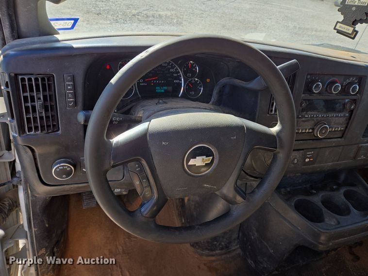 image for item DJ0873 2016 Chevrolet Express 3500 van