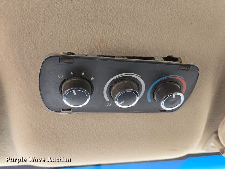 image for item DJ0873 2016 Chevrolet Express 3500 van