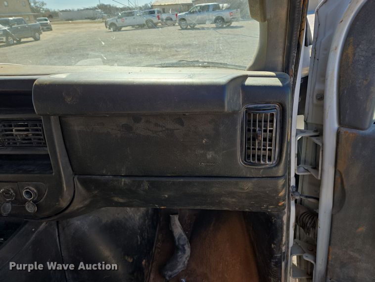 image for item DJ0873 2016 Chevrolet Express 3500 van