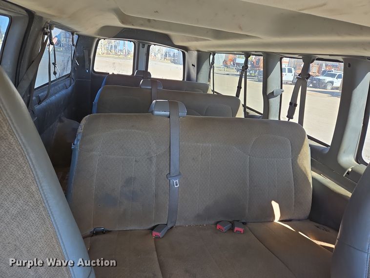 image for item DJ0873 2016 Chevrolet Express 3500 van