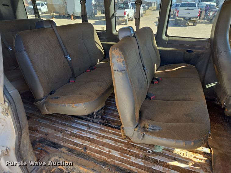 image for item DJ0873 2016 Chevrolet Express 3500 van