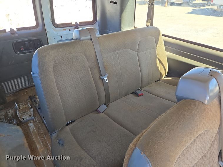 image for item DJ0873 2016 Chevrolet Express 3500 van