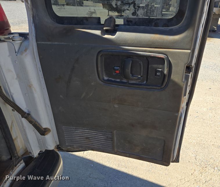 image for item DJ0873 2016 Chevrolet Express 3500 van