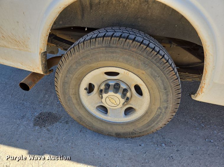 image for item DJ0873 2016 Chevrolet Express 3500 van