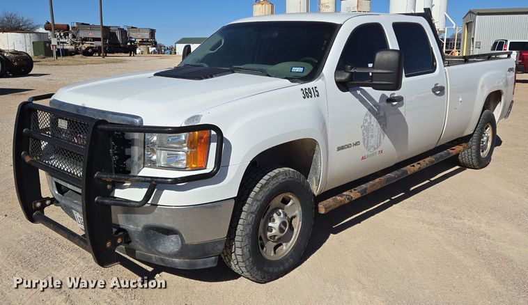 image for item DJ0874 2011 GMC Sierra 2500HD Crew Cab pickup truck