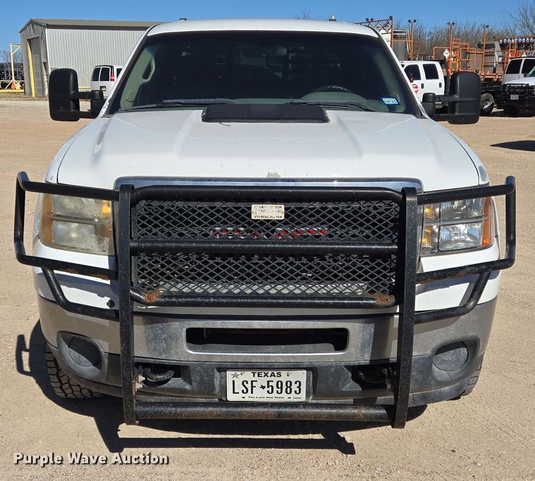 image for item DJ0874 2011 GMC Sierra 2500HD Crew Cab pickup truck