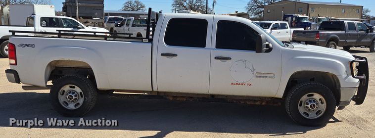 image for item DJ0874 2011 GMC Sierra 2500HD Crew Cab pickup truck