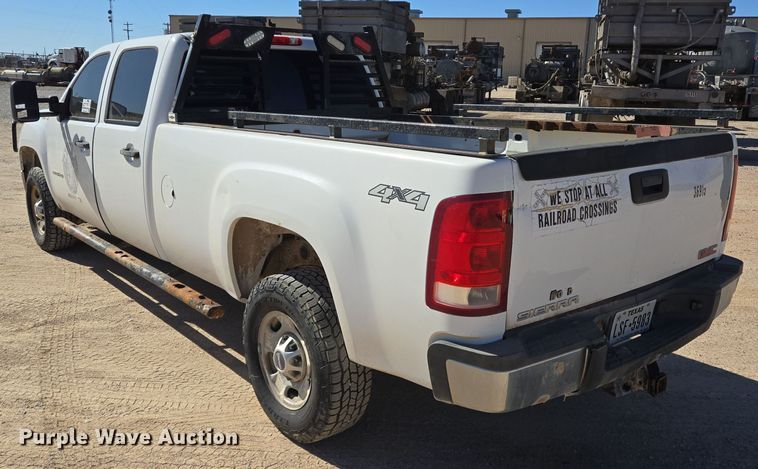 image for item DJ0874 2011 GMC Sierra 2500HD Crew Cab pickup truck