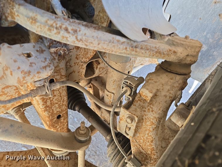 image for item DJ0874 2011 GMC Sierra 2500HD Crew Cab pickup truck