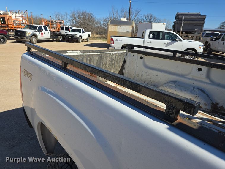 image for item DJ0874 2011 GMC Sierra 2500HD Crew Cab pickup truck