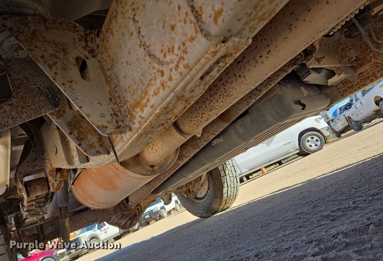 image for item DJ0874 2011 GMC Sierra 2500HD Crew Cab pickup truck