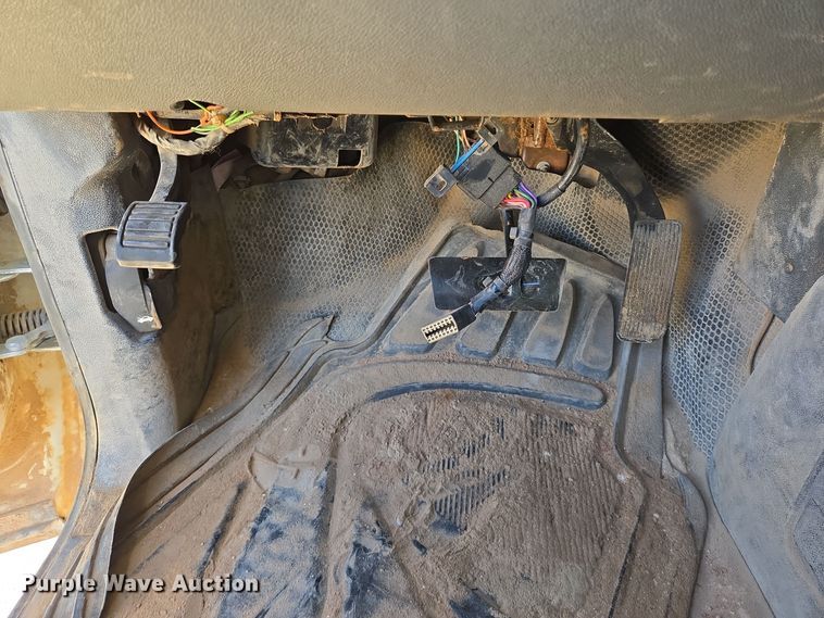 image for item DJ0874 2011 GMC Sierra 2500HD Crew Cab pickup truck