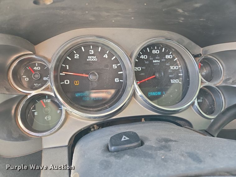 image for item DJ0874 2011 GMC Sierra 2500HD Crew Cab pickup truck