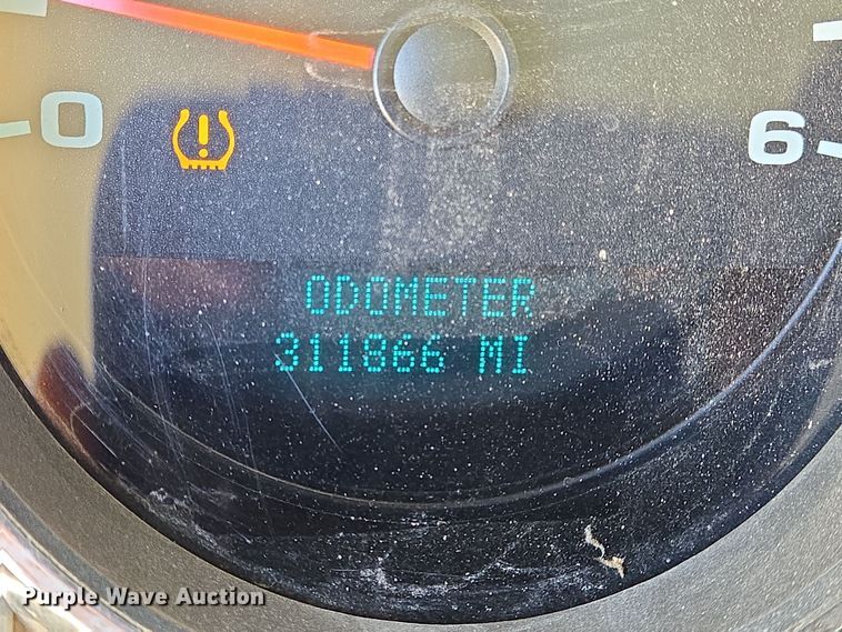 image for item DJ0874 2011 GMC Sierra 2500HD Crew Cab pickup truck