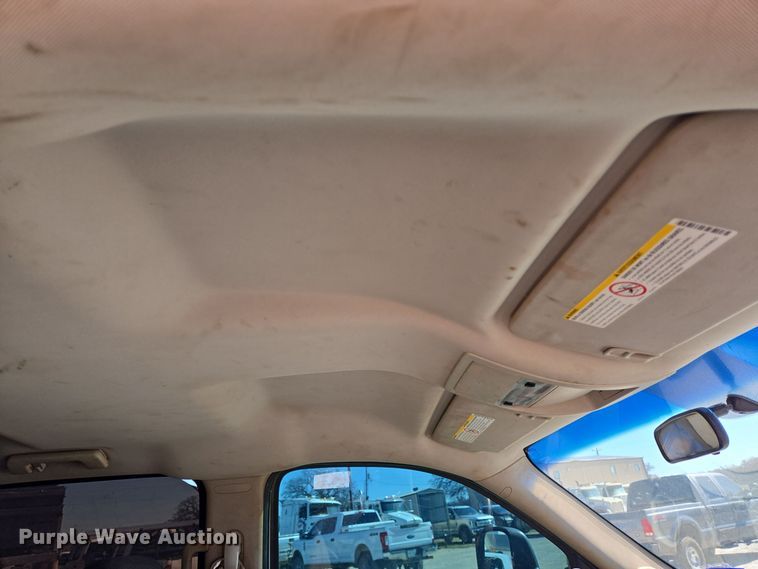 image for item DJ0874 2011 GMC Sierra 2500HD Crew Cab pickup truck