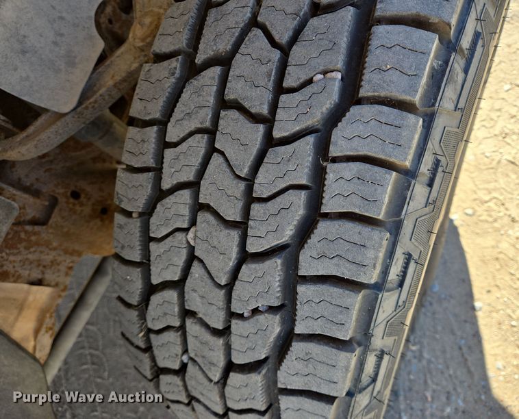 image for item DJ0874 2011 GMC Sierra 2500HD Crew Cab pickup truck