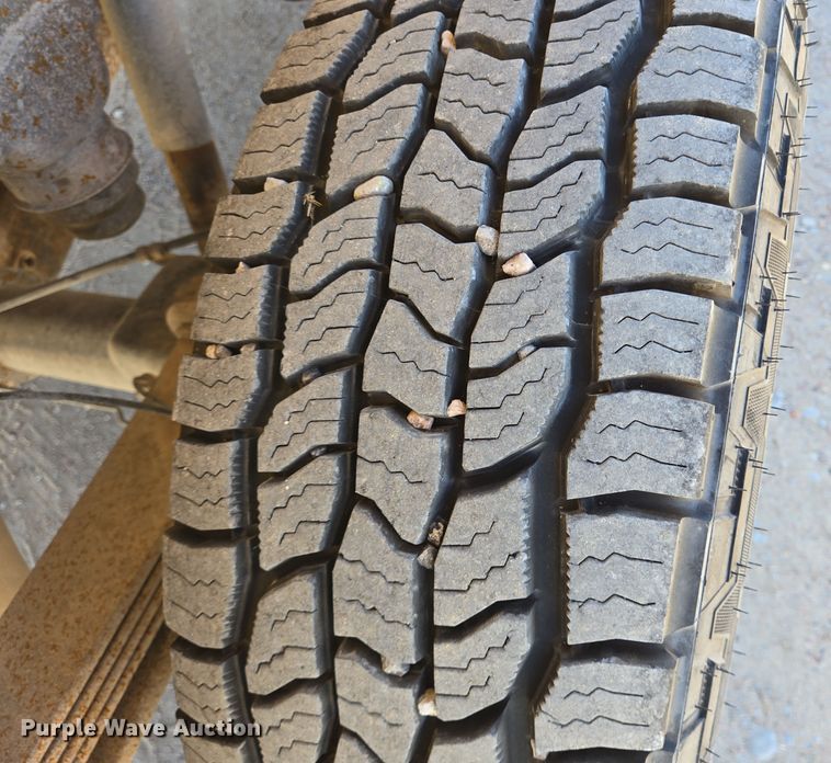 image for item DJ0874 2011 GMC Sierra 2500HD Crew Cab pickup truck