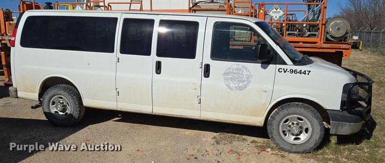 image for item DJ0876 2016 Chevrolet Express 3500 van