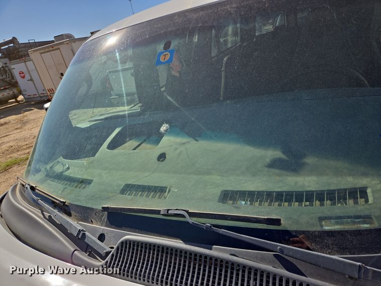 image for item DJ0876 2016 Chevrolet Express 3500 van