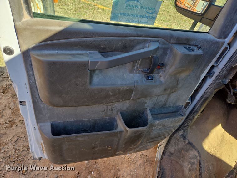 image for item DJ0876 2016 Chevrolet Express 3500 van