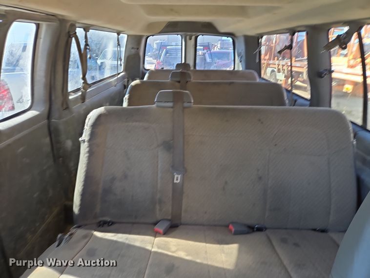 image for item DJ0876 2016 Chevrolet Express 3500 van
